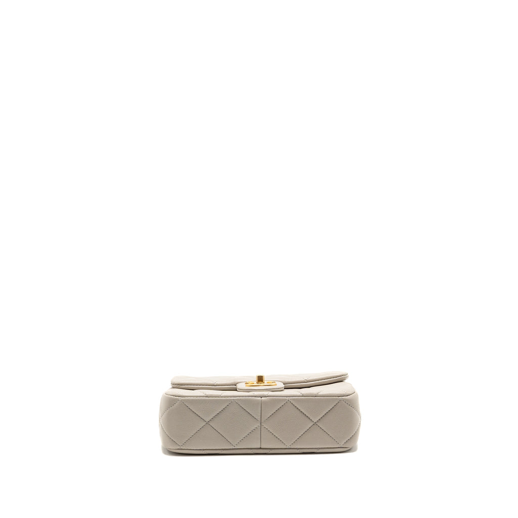 Chanel 24s pearl adjustable chain rectangular flap bag lambskin light grey GHW (microchip)
