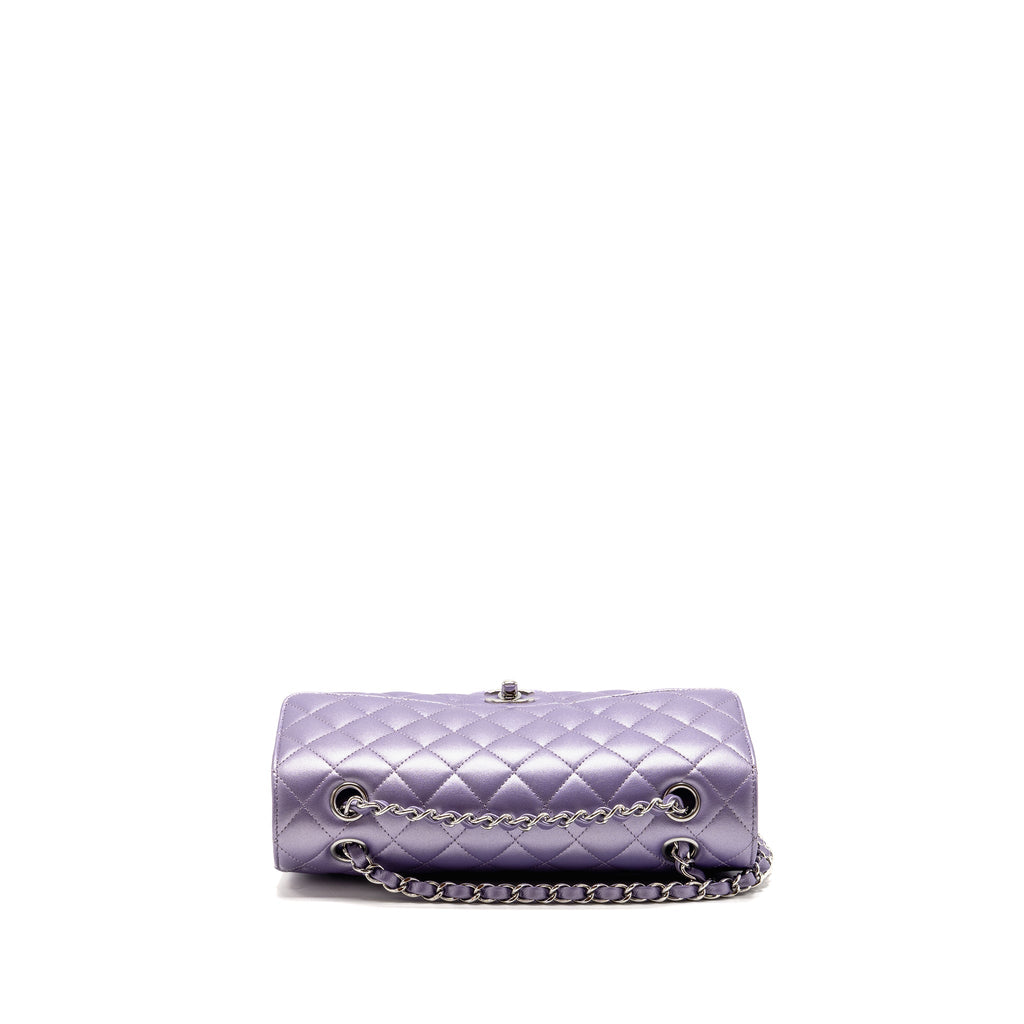 Chanel Medium Classic Double Flap Bag Lambskin IRIDESCENT Purple SHW (Microchip)