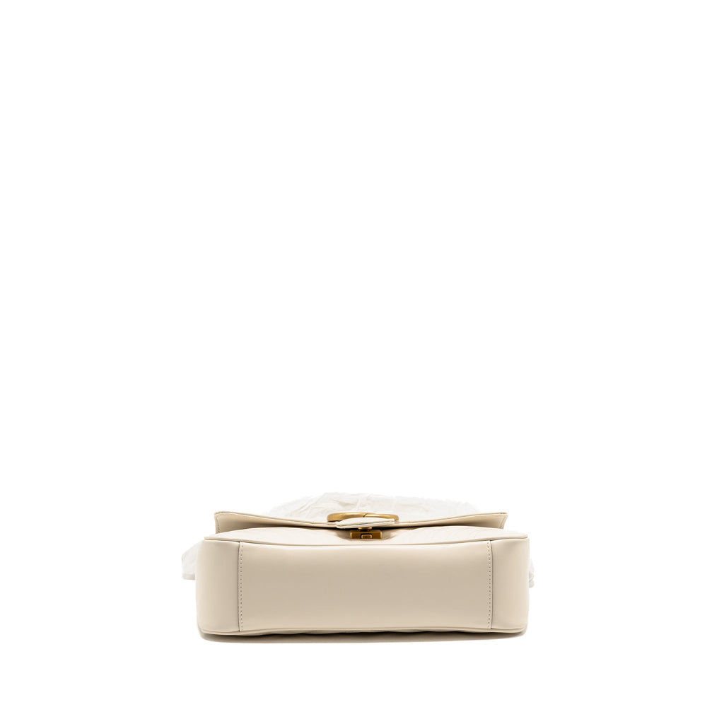 Gucci medium GG Marmont Shoulder Bag Matelasse Chevron Leather White GHW