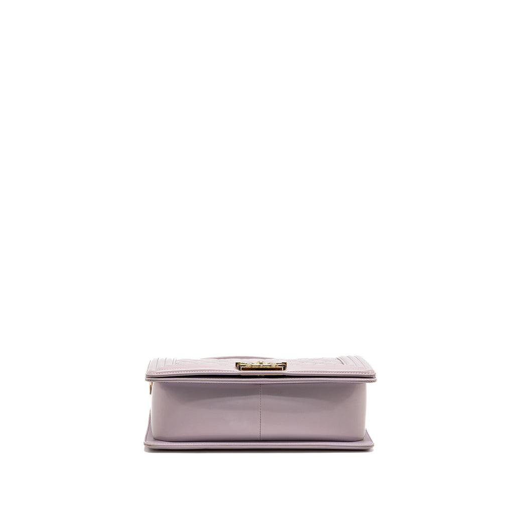 Chanel 16P Medium Boy Bag IRIDESCENT Glazed Calfskin Light Purple LGHW
