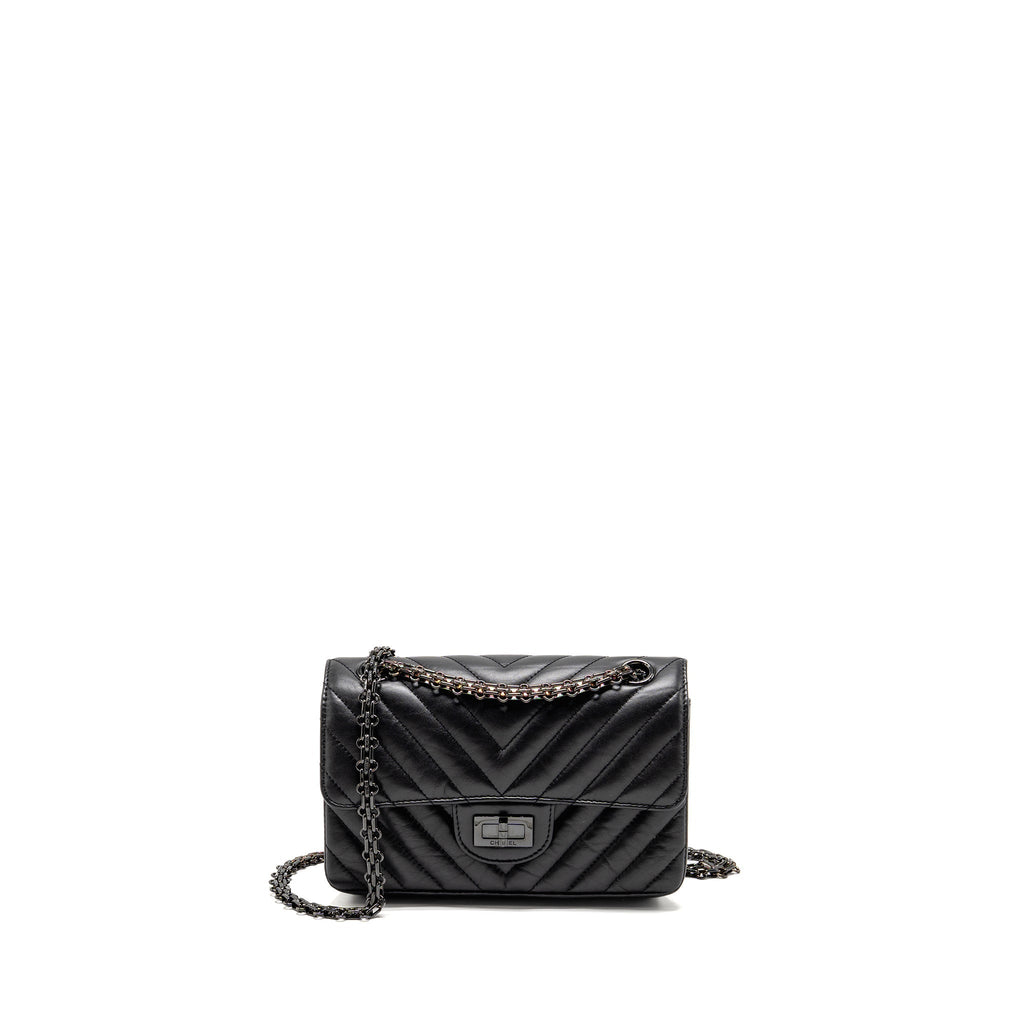 CHANEL MINI 2.55 REISSUE FLAP BAG CHEVRON AGED CALFSKIN SO BLACK