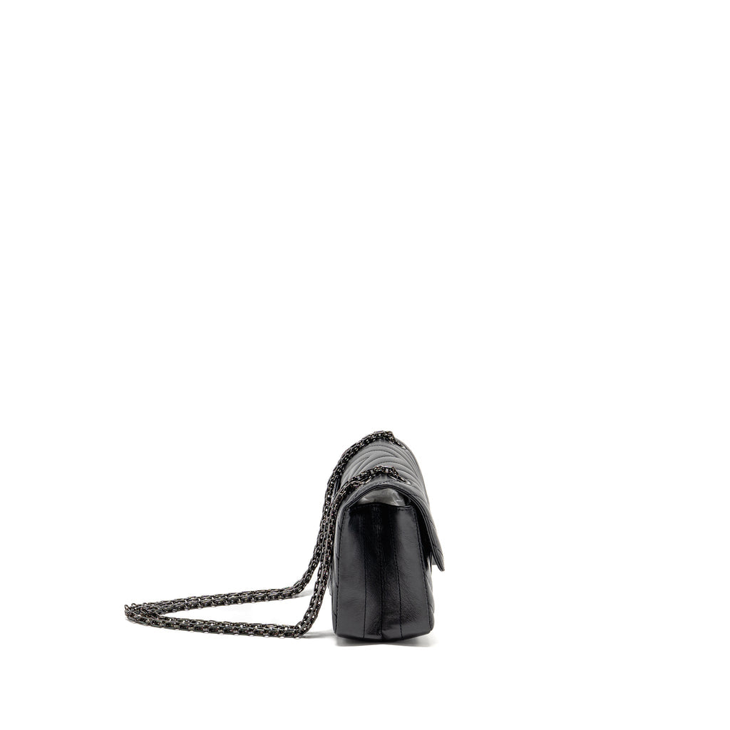 CHANEL MINI 2.55 REISSUE FLAP BAG CHEVRON AGED CALFSKIN SO BLACK