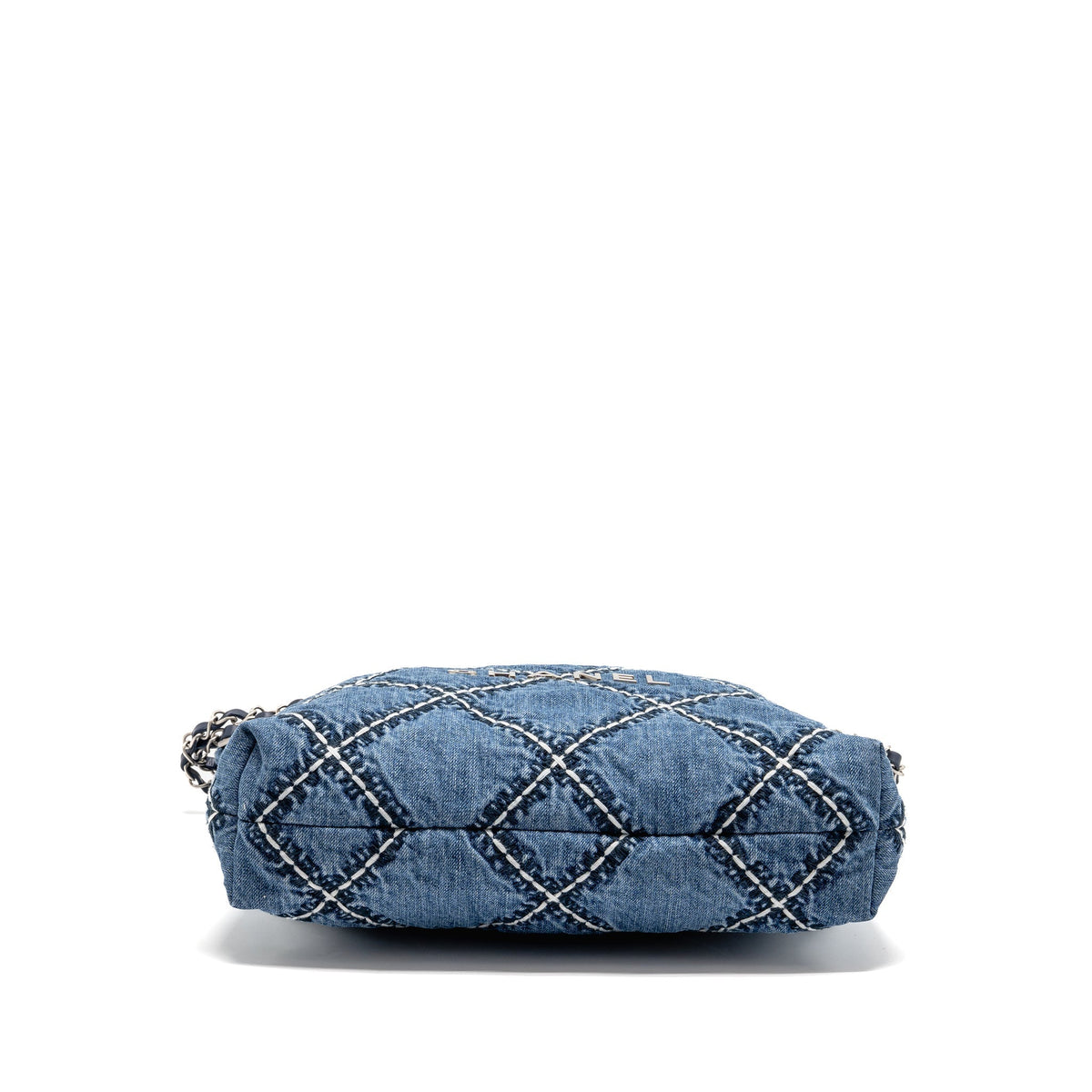 CHANEL SMALL 22 BAG DENIM BLUE WITH WHITE STITCHING SHW (MICROCHIP)
