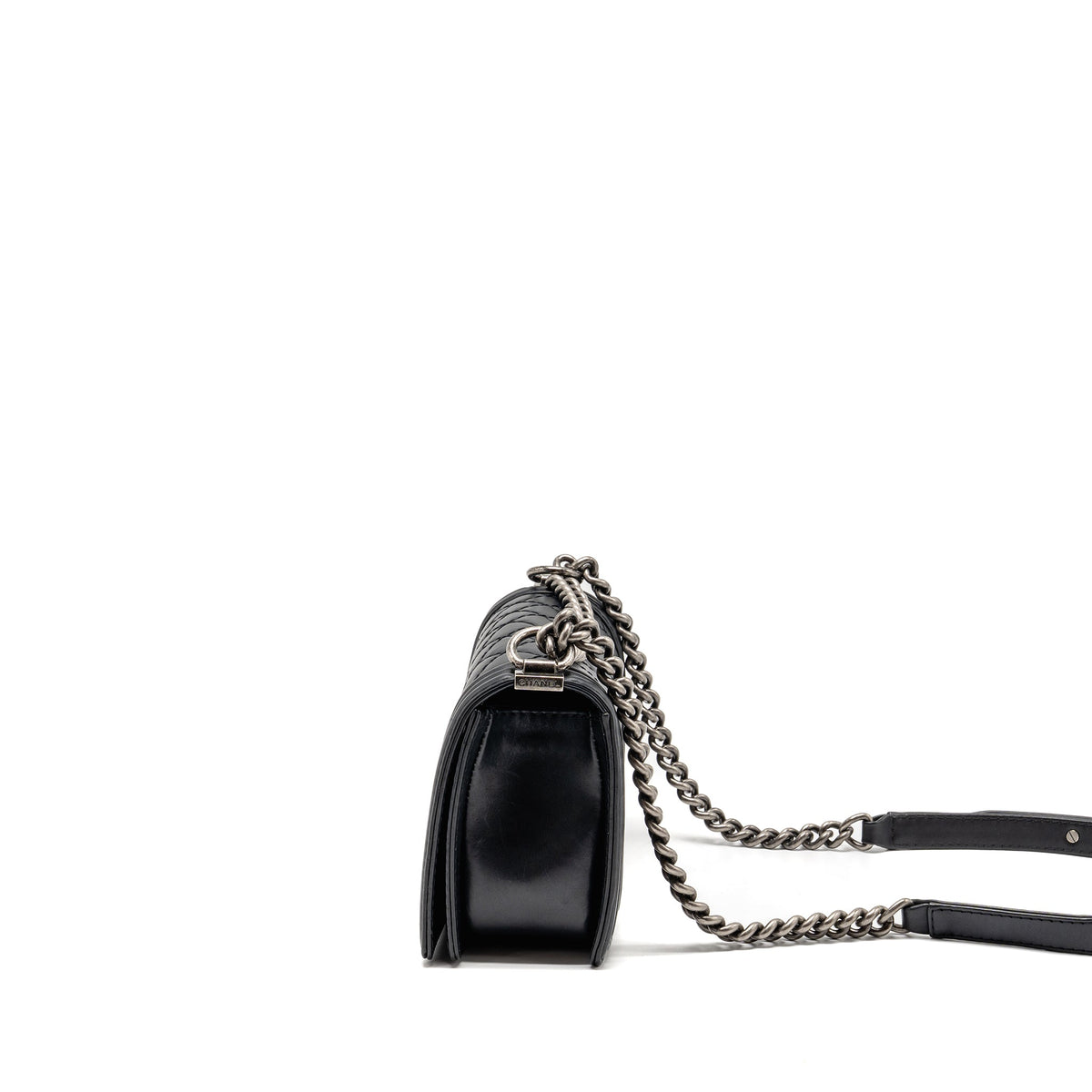 CHANEL MEDIUM BOY BAG CALFSKIN BLACK RUTHENIUM SHW