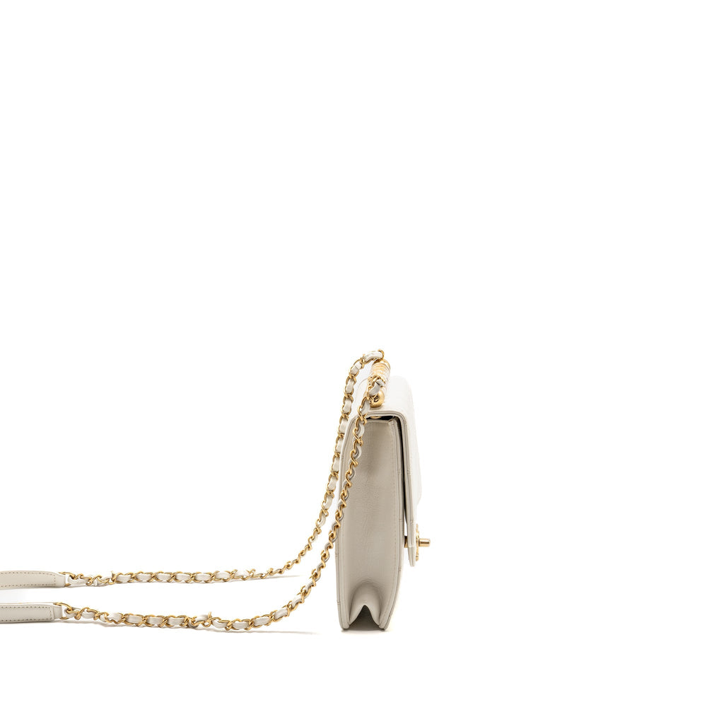 Chanel Pearl quilted flap bag lambskin white GHW