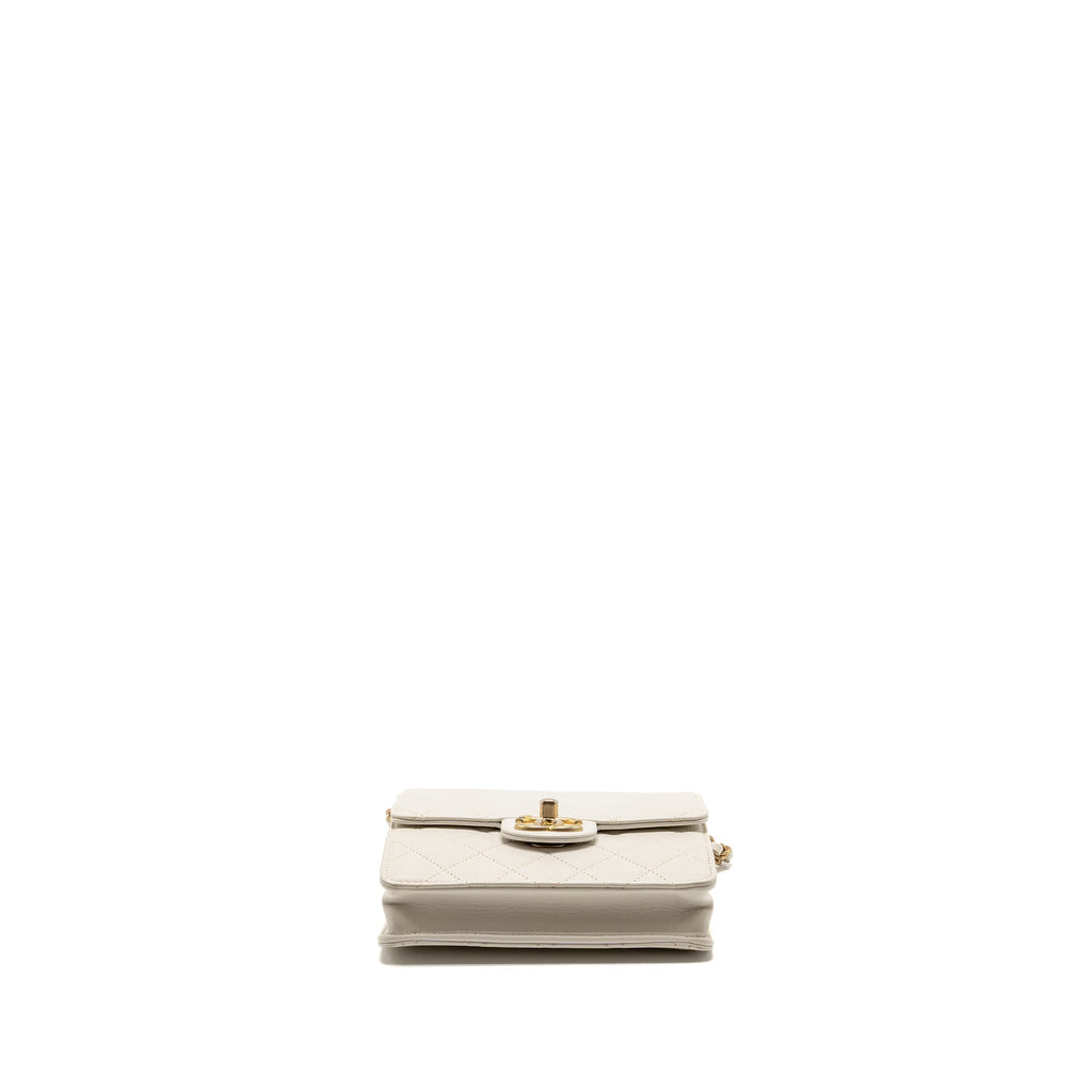 Chanel Pearl quilted flap bag lambskin white GHW