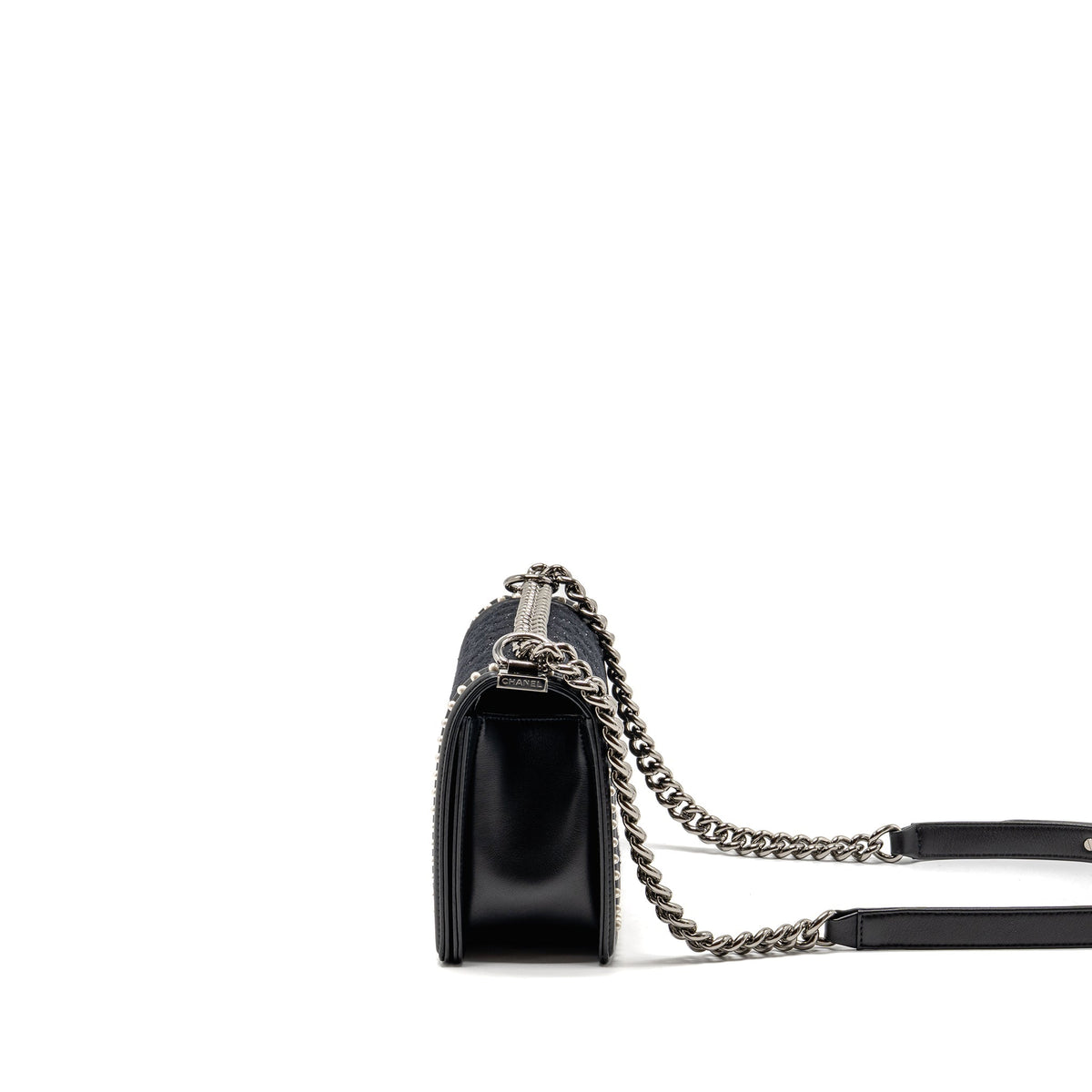 Chanel Medium boy bag fabric / lambskin black SHW
