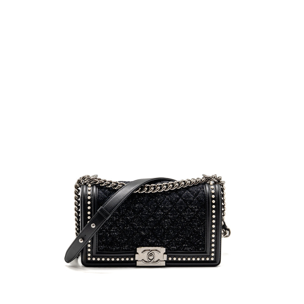 Chanel Medium boy bag fabric / lambskin black SHW