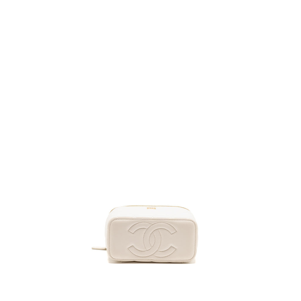 Chanel 22K Long Vanity with Coco Love Detailed Chain Lambskin White GHW（Microchip)