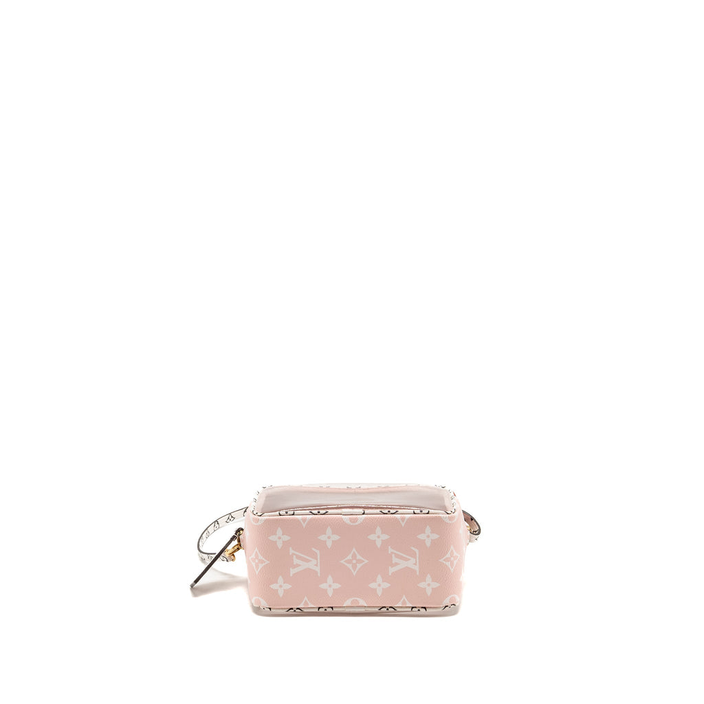 Louis Vuitton beach pouch monogram giant canvas/PVC multicolour GHW
