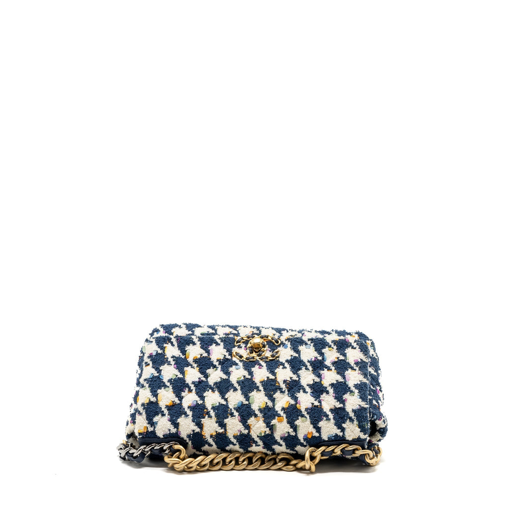 CHANEL SMALL 19 BAG FABRIC MULTICOLOUR BLUE / WHITE MULTICOLOUR HARDWARE