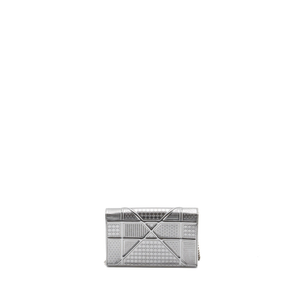 DIOR DIORAMA WALLET ON CHAIN PATENT METALLIC SILVER SHW