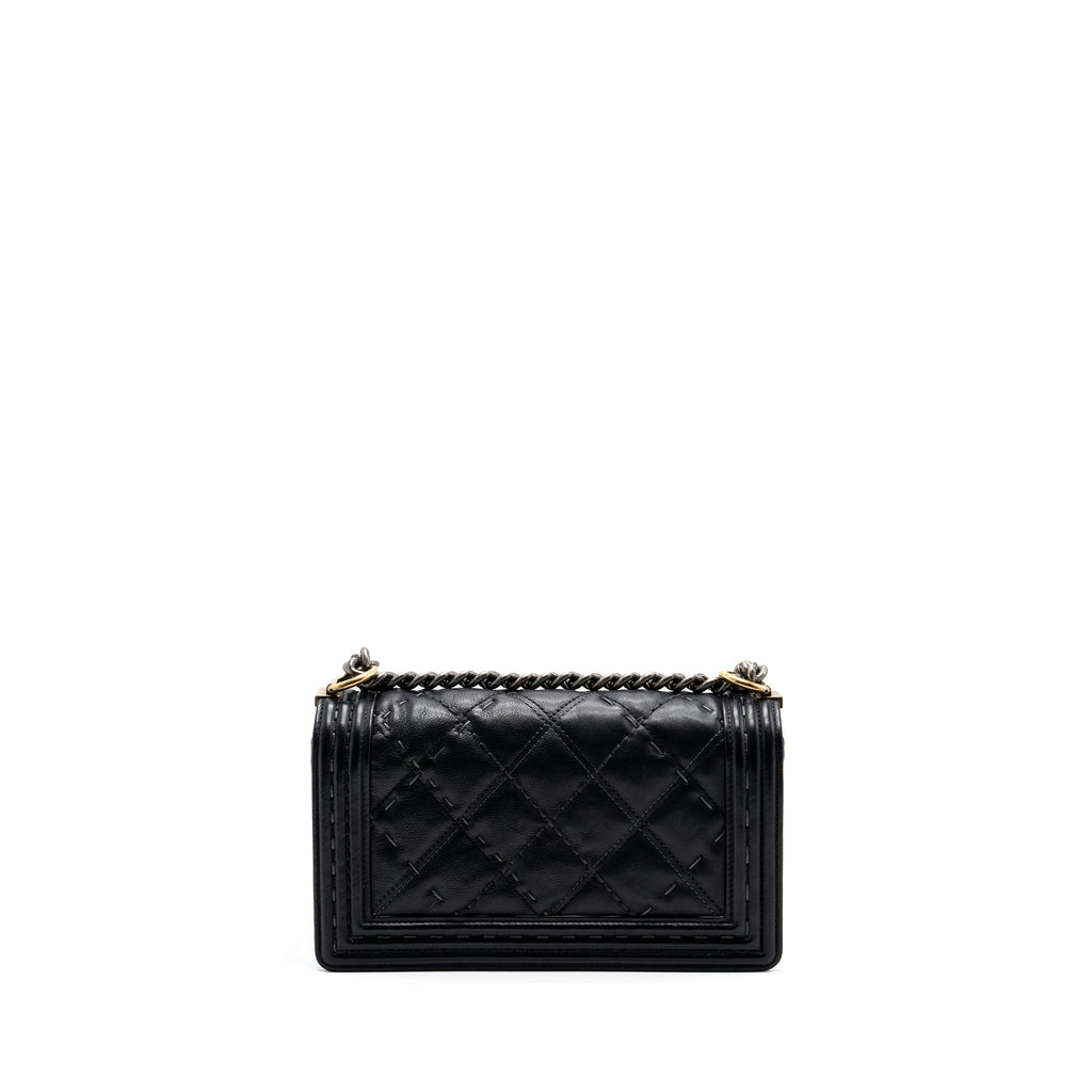 CHANEL MEDIUM BOY BAG CALFSKIN BLACK MULTICOLOUR HARDWARE