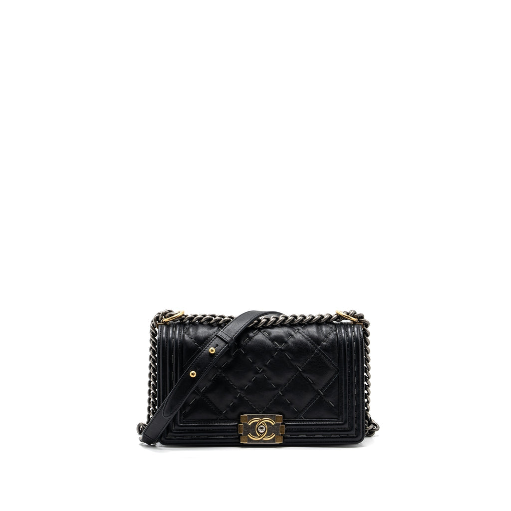 CHANEL MEDIUM BOY BAG CALFSKIN BLACK MULTICOLOUR HARDWARE