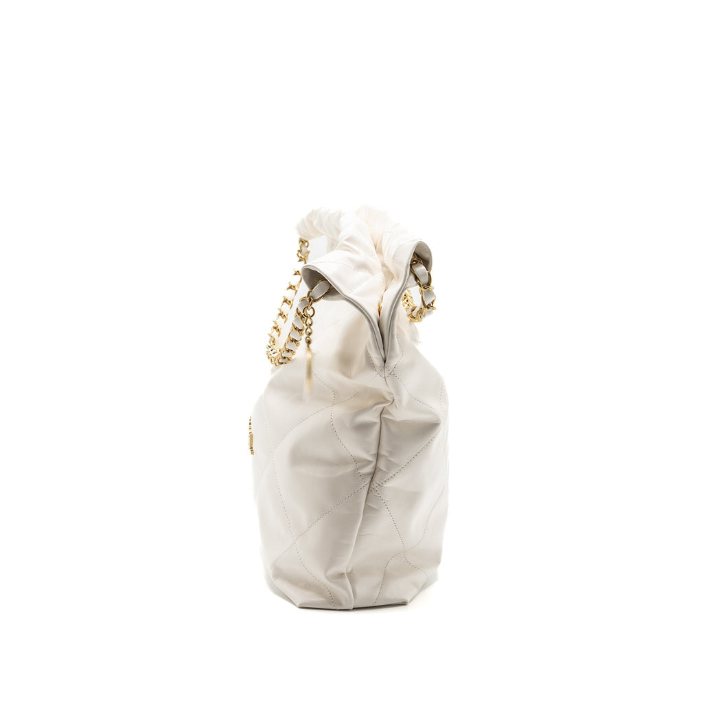 CHANEL MEDIUM 22 BAG CALFSKIN WHITE GHW (MICROCHIP)