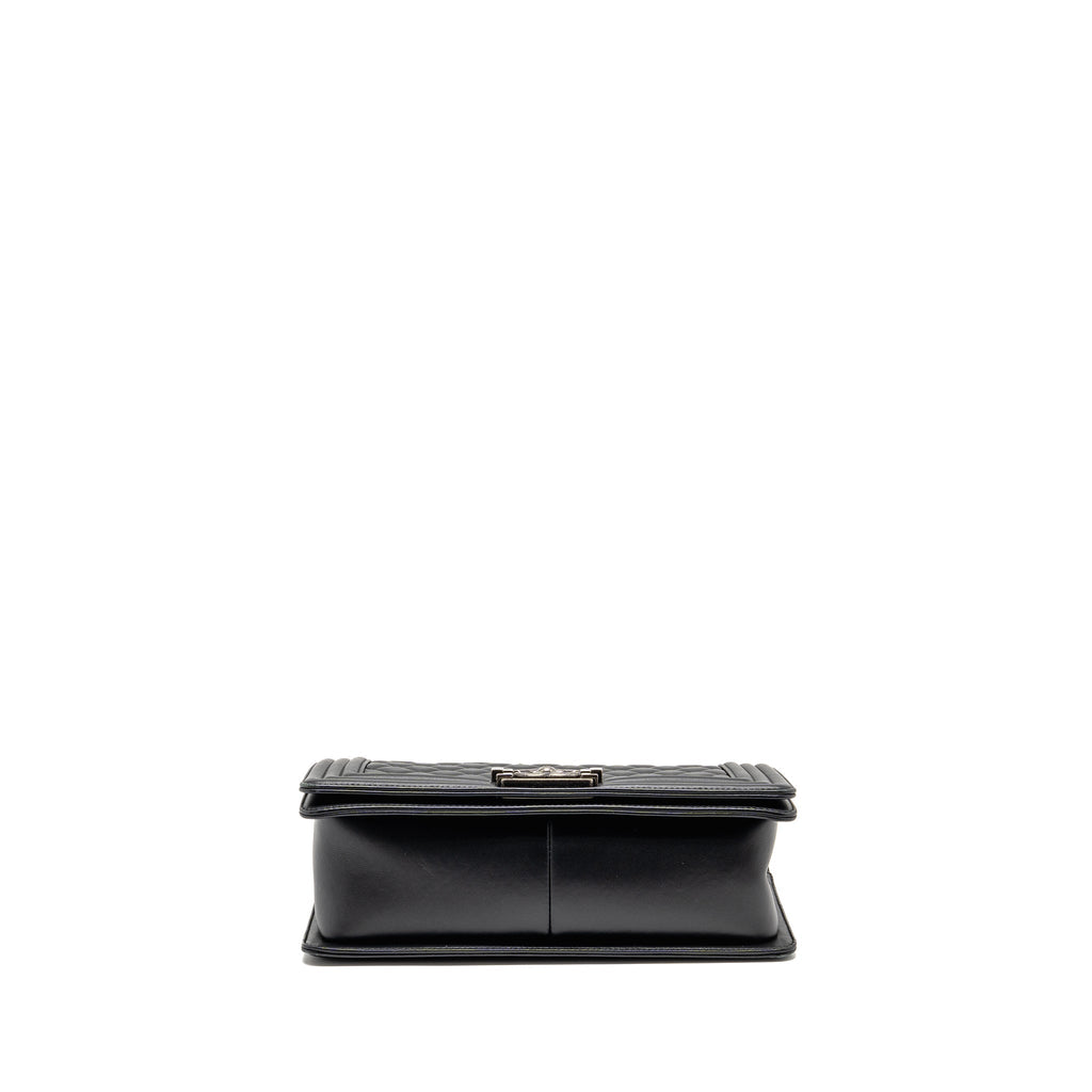 CHANEL MEDIUM BOY BAG CALFSKIN BLACK RUTHENIUM SHW