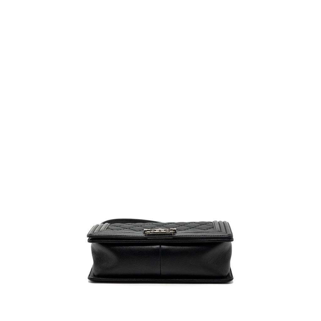 CHANEL MEDIUM BOY BAG CALFSKIN BLACK RUTHENIUM HARDWARE