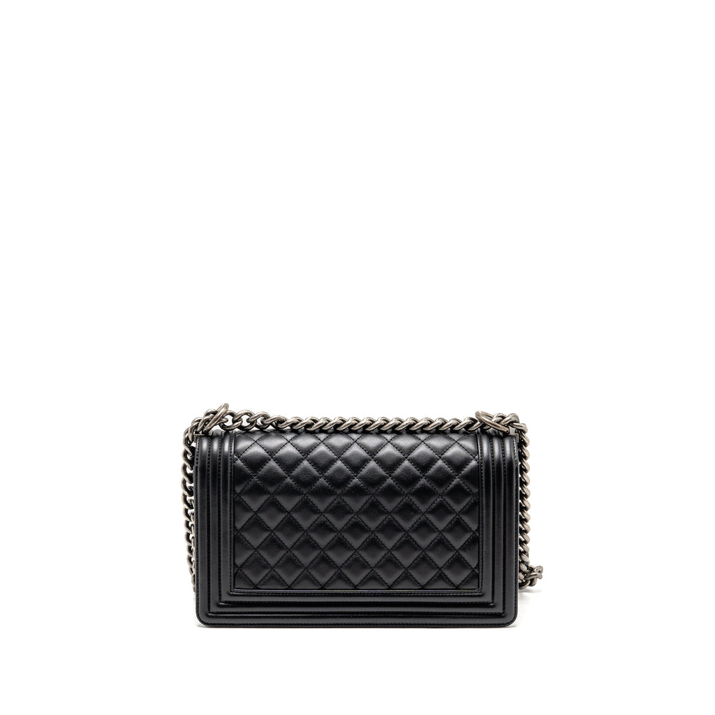 CHANEL MEDIUM BOY BAG CALFSKIN BLACK RUTHENIUM SHW