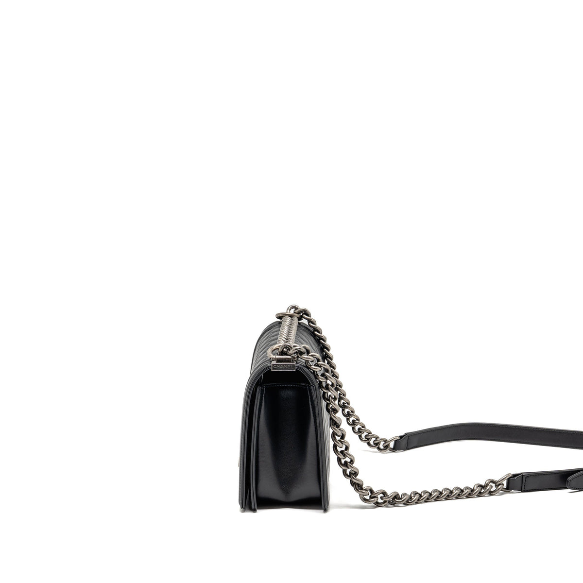 CHANEL MEDIUM BOY BAG CALFSKIN BLACK RUTHENIUM SHW