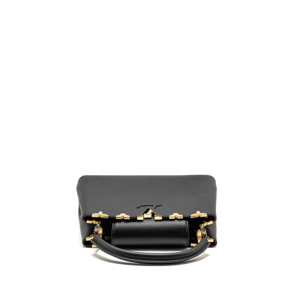LOUIS VUITTON CAPUCINES MM TAURILLON LEATHER BLACK GHW