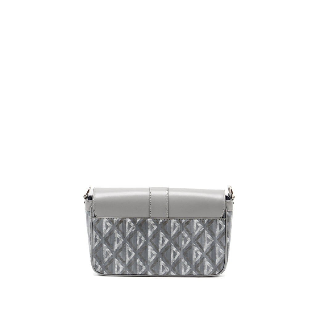 DIOR HIT THE ROAD BAG WITH STRAP DIOR CD DIAMOND CANVAS GREY MULTICOLOUR HARDWARE