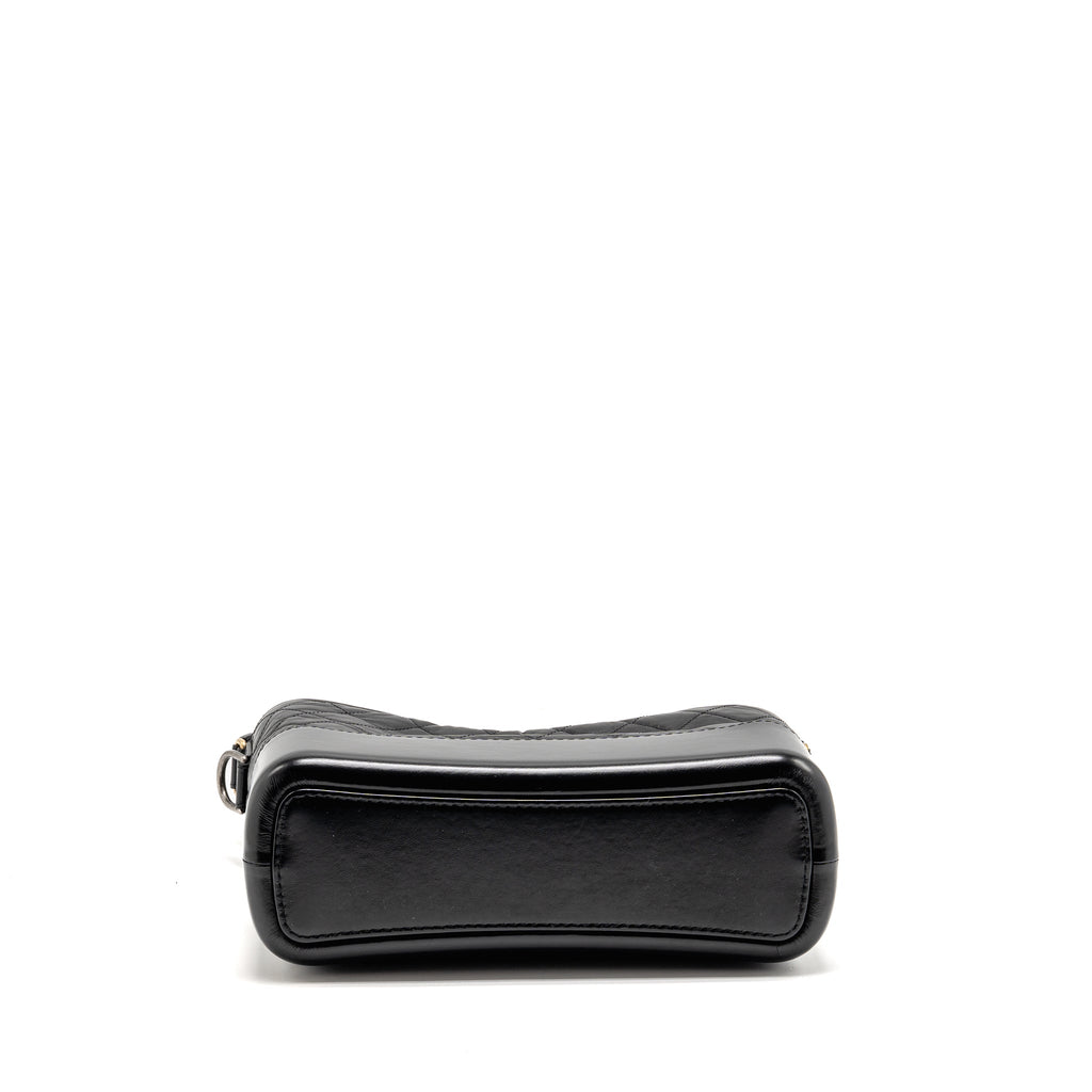 CHANEL GABRIELLE HOBO BAG AGED CALFSKIN BLACK MULTICOLOUR HARDWARE