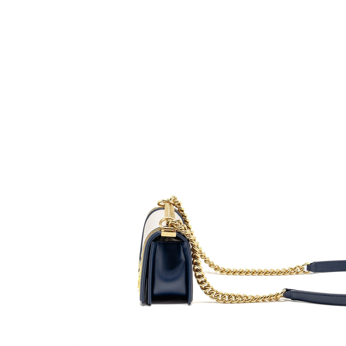 CHANEL SMALL CHEVRON BOY BAG CALFSKIN WHITE/NAVY GHW