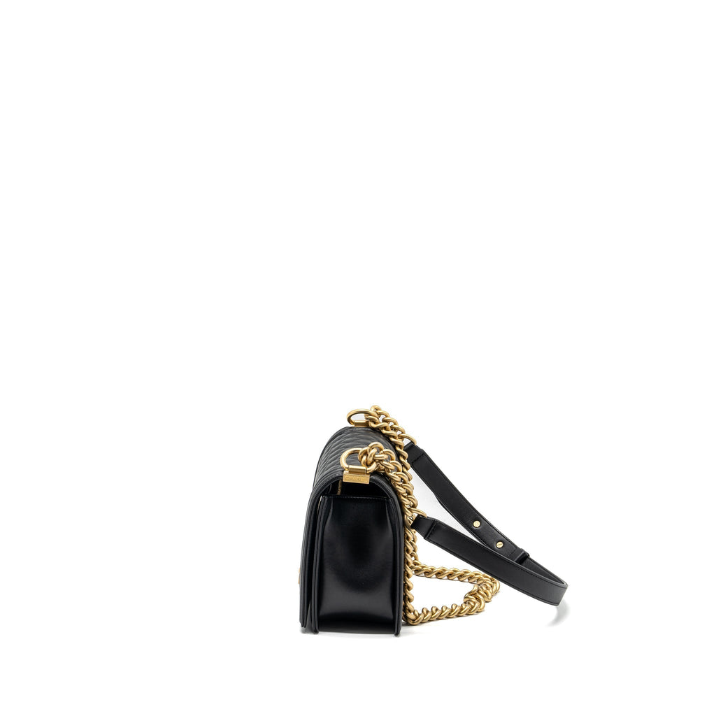CHANEL MEDIUM BOY BAG SMOOTH CALFSKIN BLACK GHW (MICROCHIP)