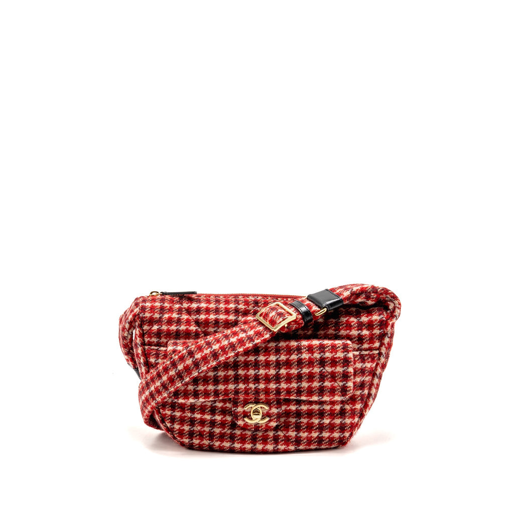 Chanel 24n Grand Sac Hobo Bag Houndstooth Tweed Red GHW (microchip)