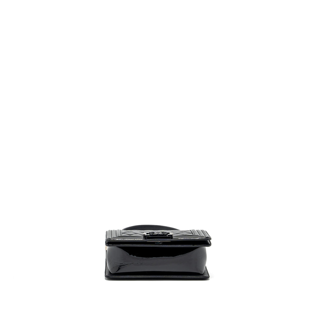 CHANEL SMALL BOY BAG PATENT BLACK MULTICOLOUR HARDWARE