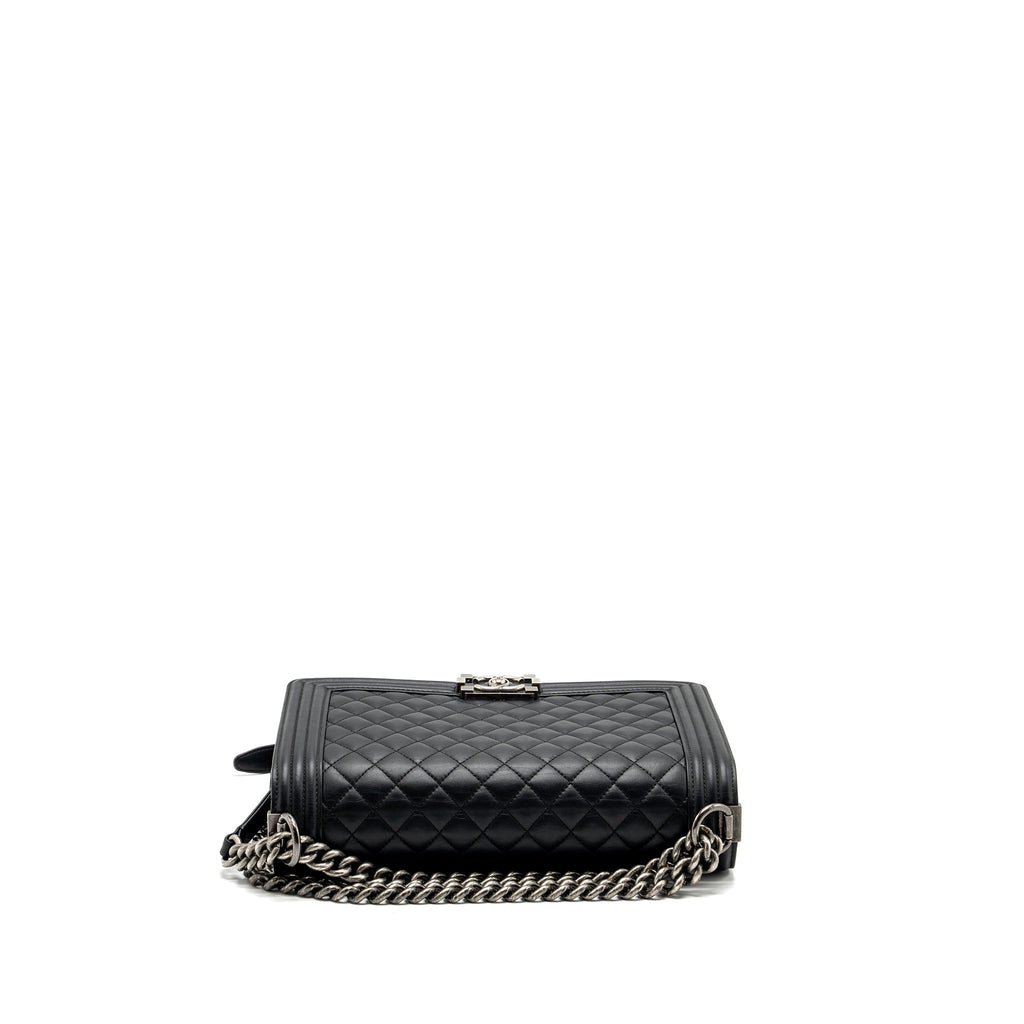 CHANEL NEW MEDIUM BOY BAG SMOOTH CALFSKIN BLACK RUTHENIUM HARDWARE