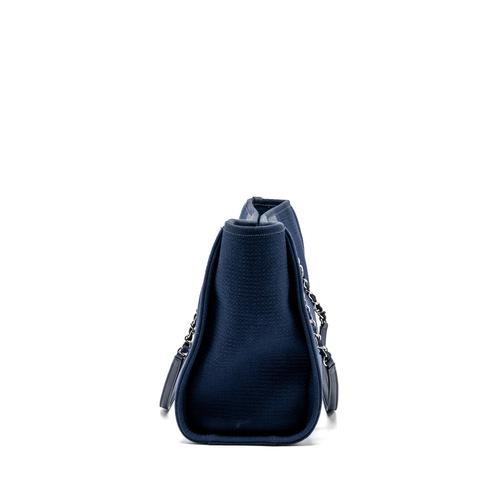 CHANEL DEAUVILLE TOTE BAG CANVAS NAVY SHW (MICROCHIP)