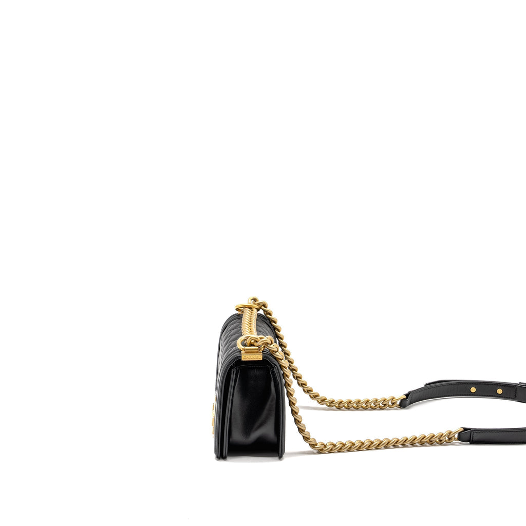 CHANEL SMALL BOY BAG CALFSKIN BLACK GHW (MICROCHIP)