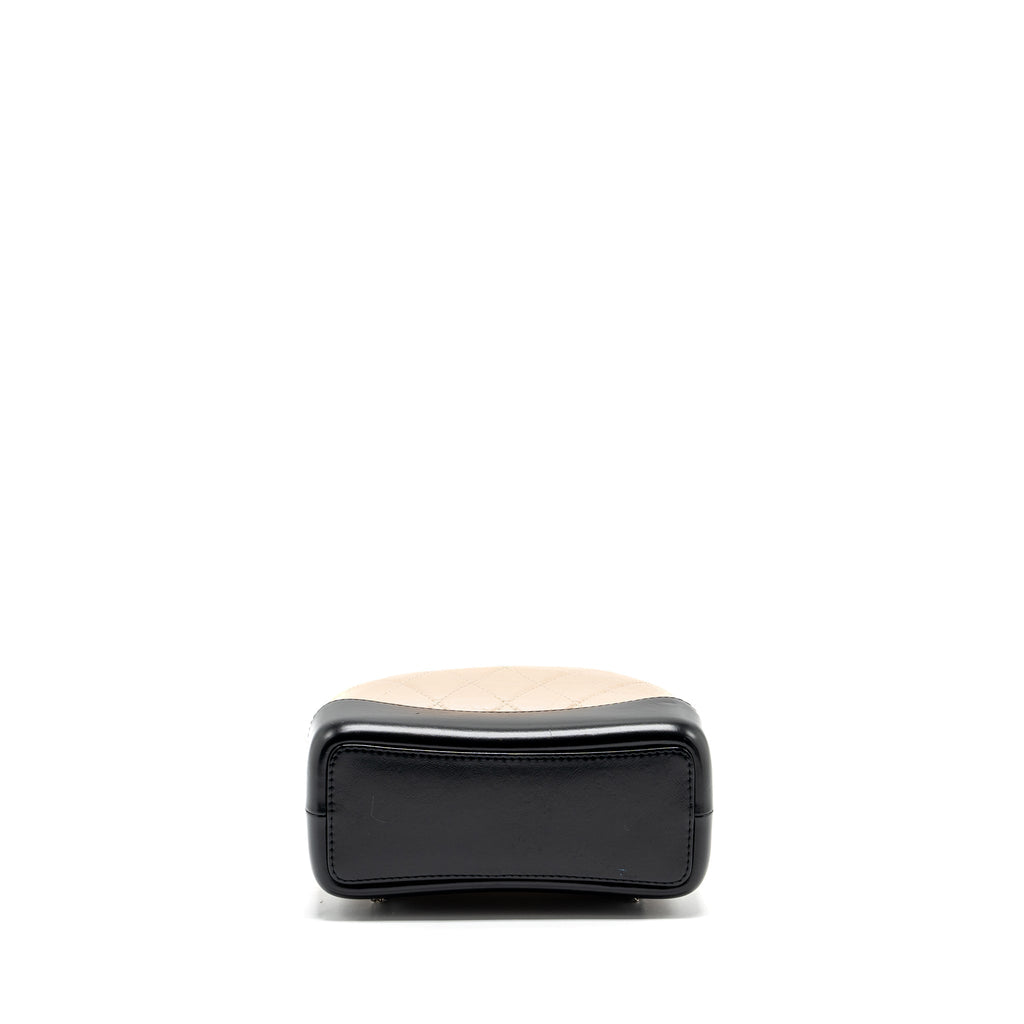 CHANEL SMALL GABRIELLE BACKPACK AGED CALFSKIN BEIGE/BLACK MULTICOLOUR HARDWARE