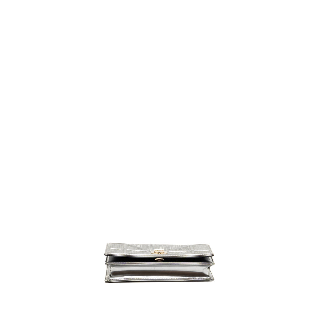 DIOR DIORAMA WALLET ON CHAIN METALLIC PATENT SILVER LGHW