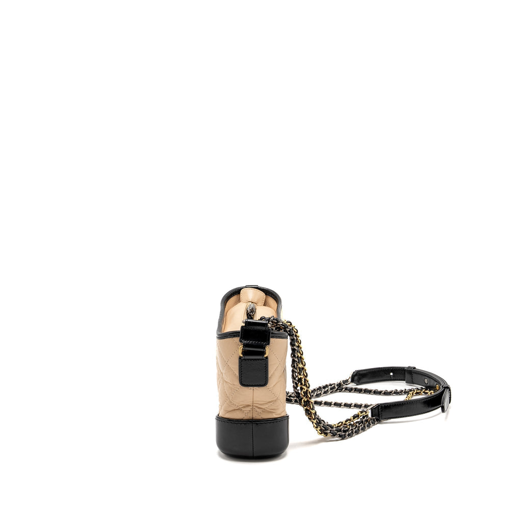 CHANEL SMALL GABRIELLE HOBO BAG AGED CALFSKIN BEIGE / BLACK MULTICOLOUR HARDWARE