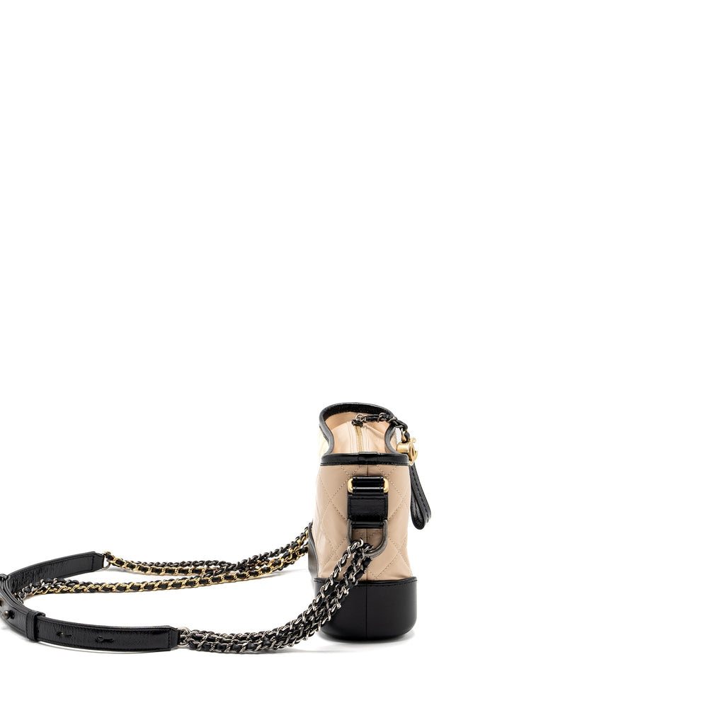 CHANEL SMALL GABRIELLE HOBO BAG CALFSKIN BEIGE / BLACK MULTICOLOUR HARDWARE