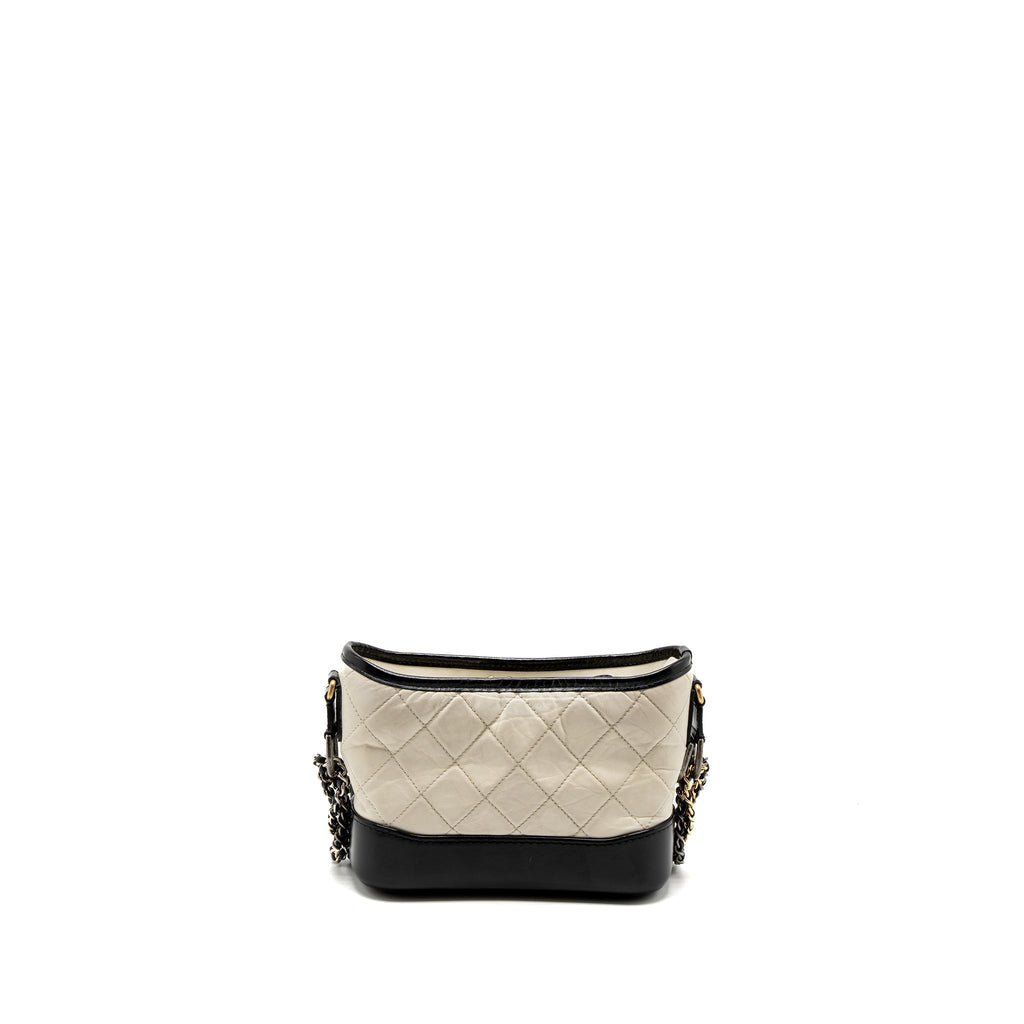 CHANEL SMALL GABRIELLE HOBO BAG AGED CALFSKIN WHITE/BLACK MULTICOLOUR HARDWARE