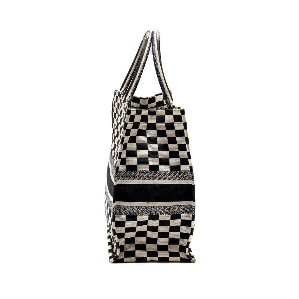 DIOR LARGE BOOK TOTE WHITE CHECKERED EMBROIDERED CANVAS BLACK / WHITE
