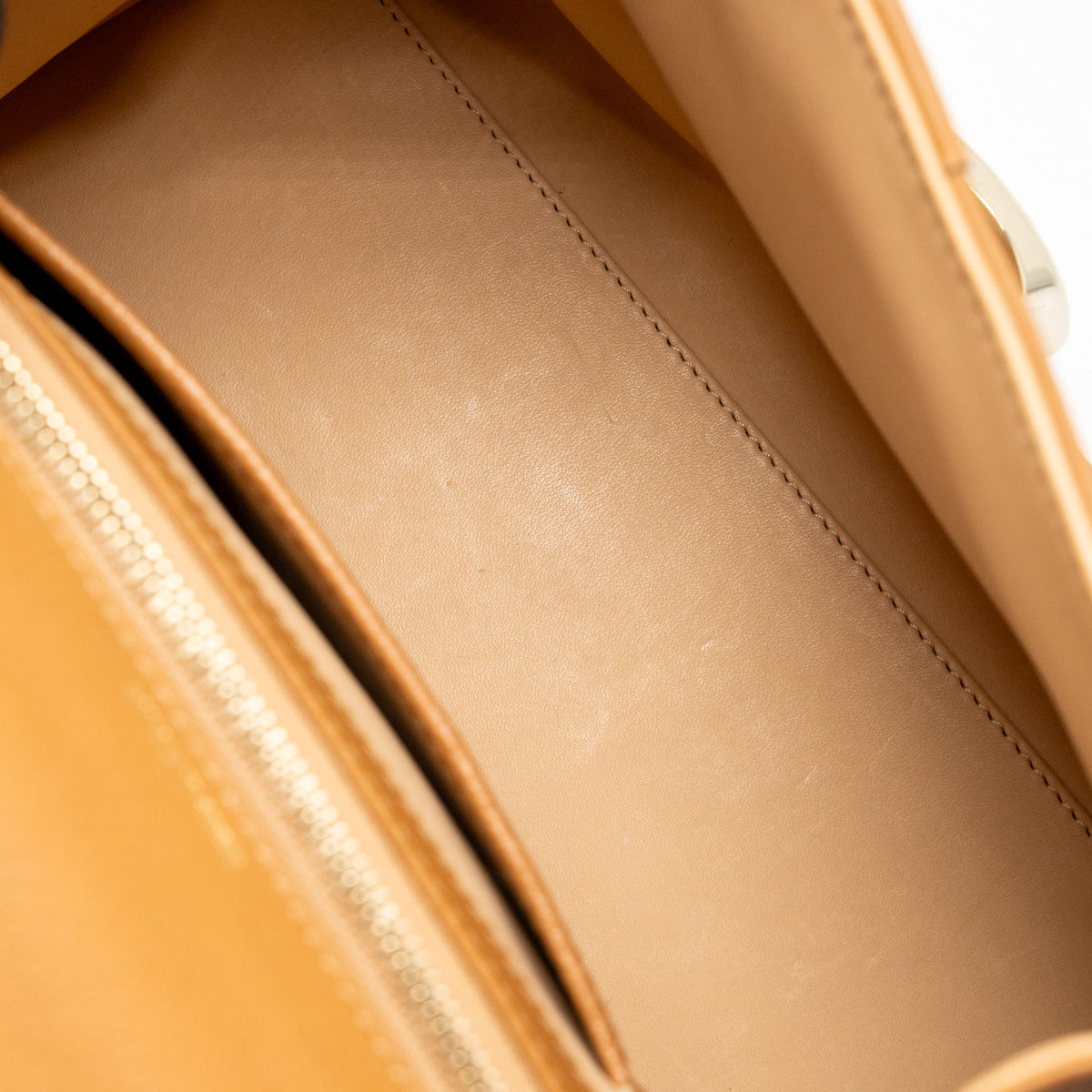 Delvaux Brilliant MM Calfskin Caramel LGHW