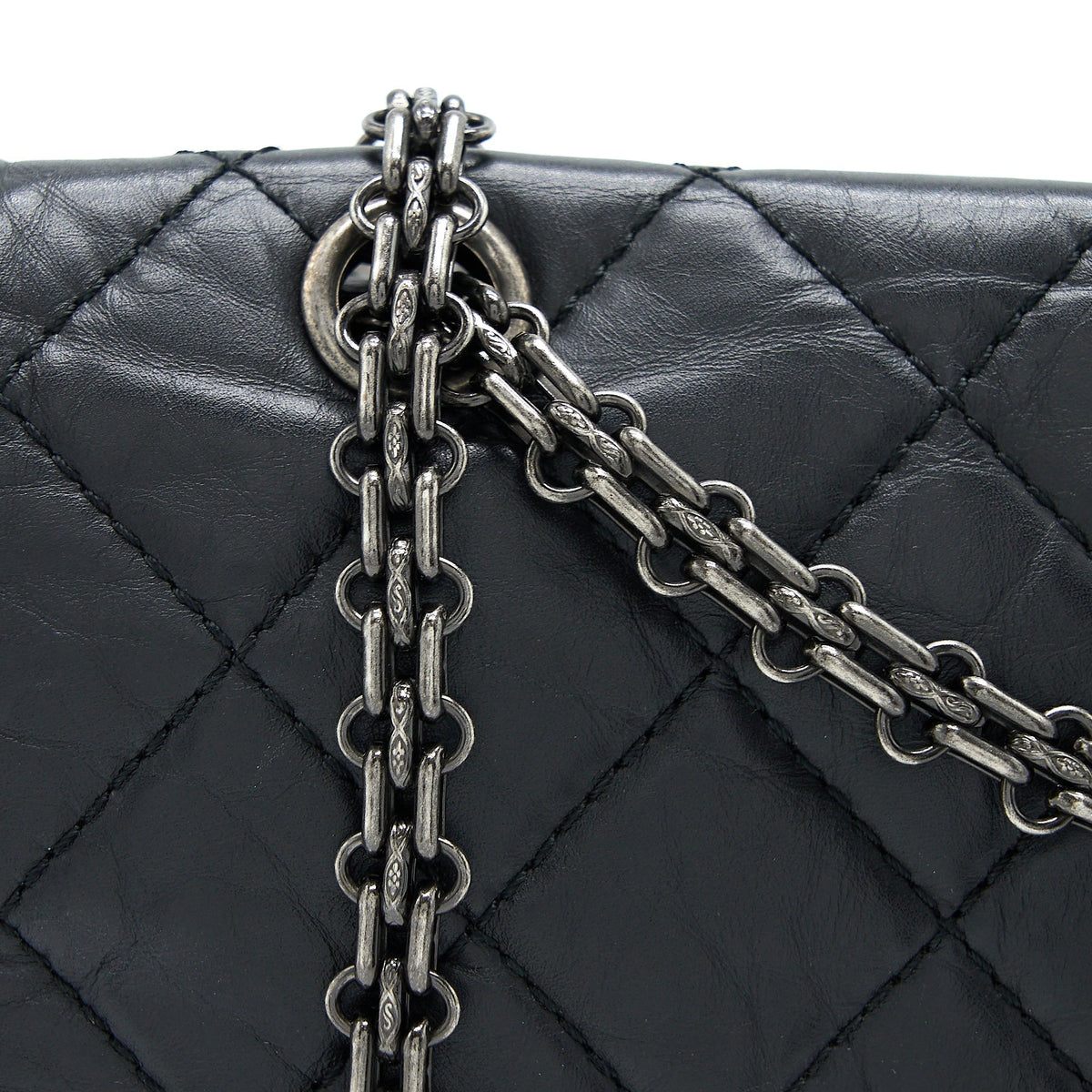 CHANEL 2.55 REISSUE 227 AGED CALFSKIN BLACK RUTHENIUM SHW