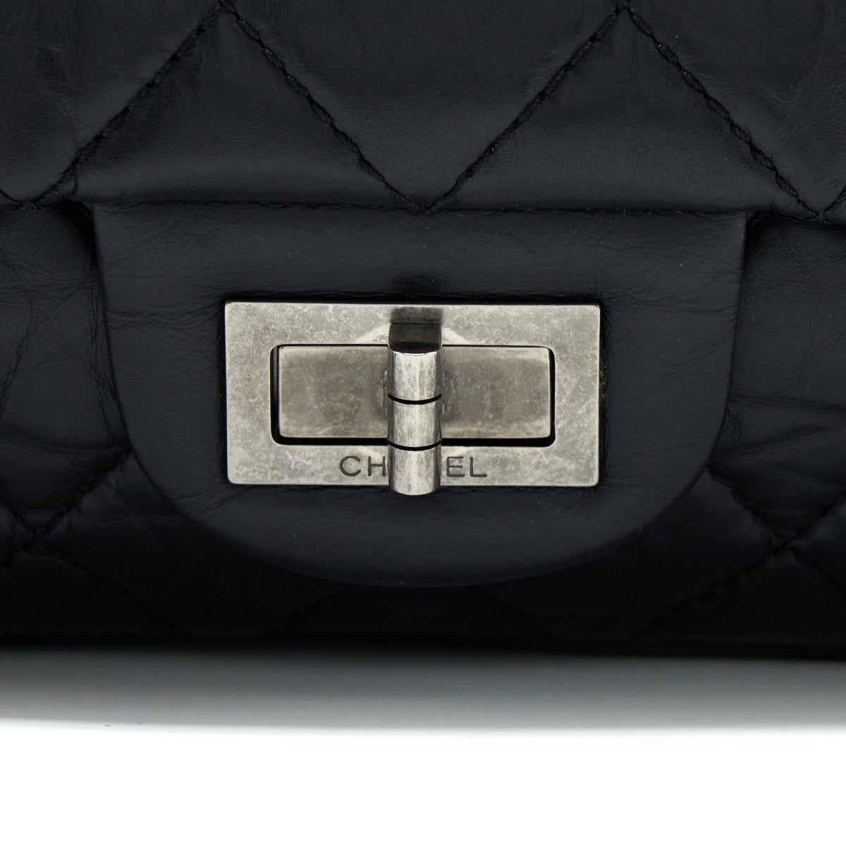 CHANEL 2.55 REISSUE 227 AGED CALFSKIN BLACK RUTHENIUM SHW