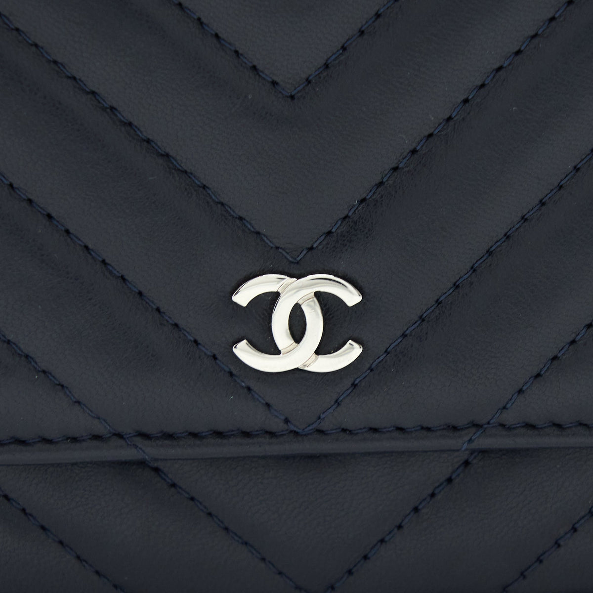 CHANEL WALLET ON CHAIN CHEVRON LAMBSKIN NAVY SHW