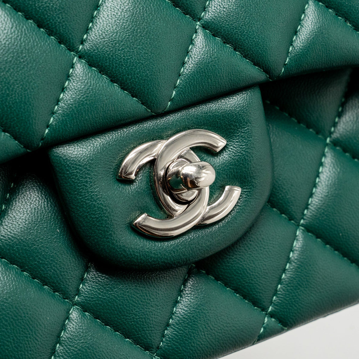 CHANEL MEDIUM CLASSIC DOUBLE FLAP BAG LAMBSKIN GREEN SHW