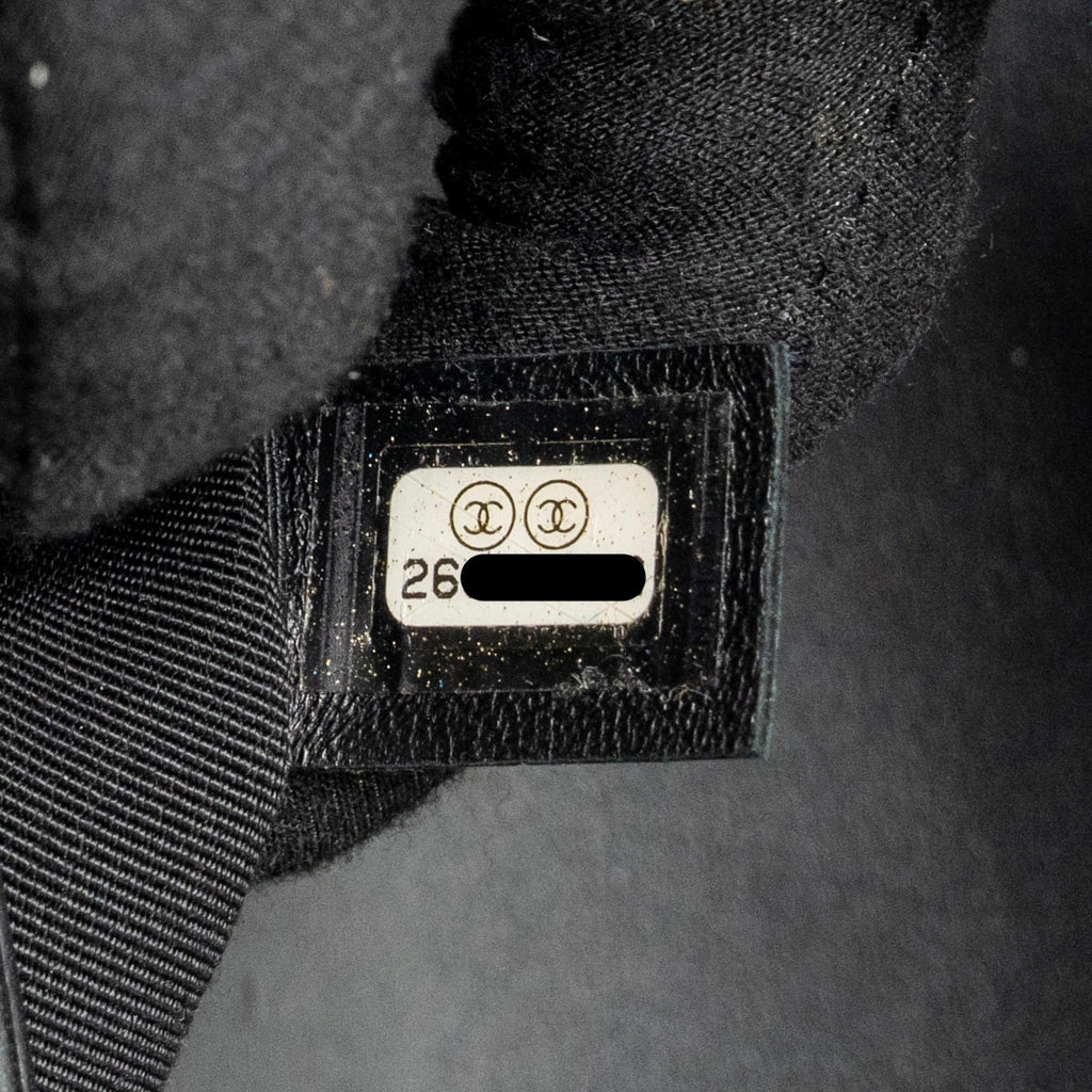 CHANEL MEDIUM BOY BAG CALFSKIN BLACK RUTHENIUM SHW