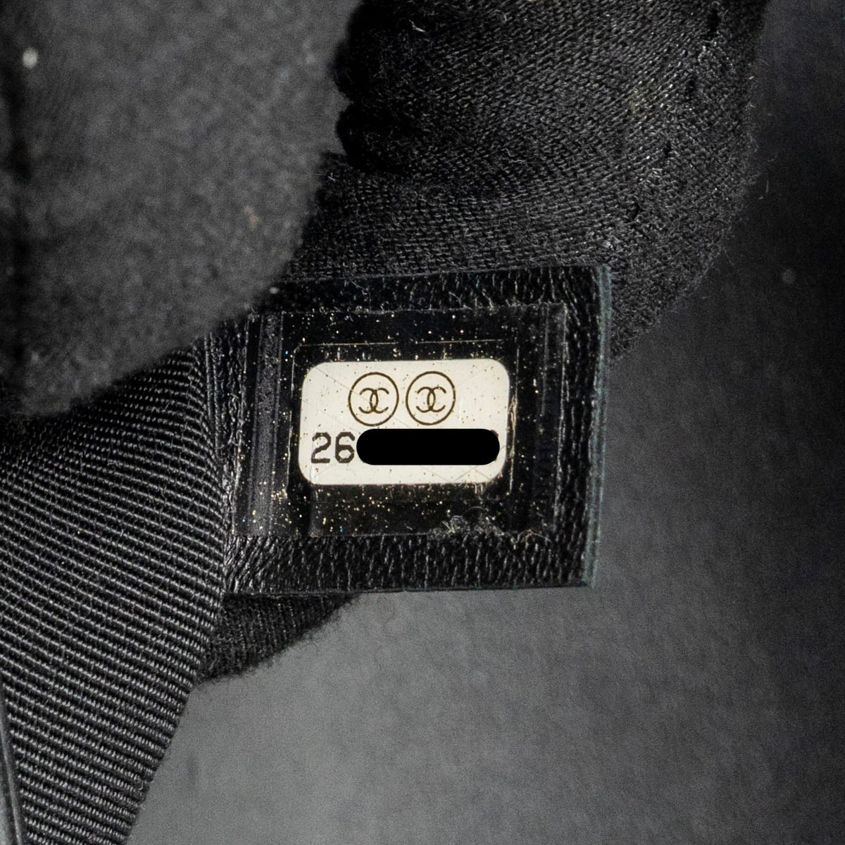 CHANEL MEDIUM BOY BAG CALFSKIN BLACK RUTHENIUM SHW