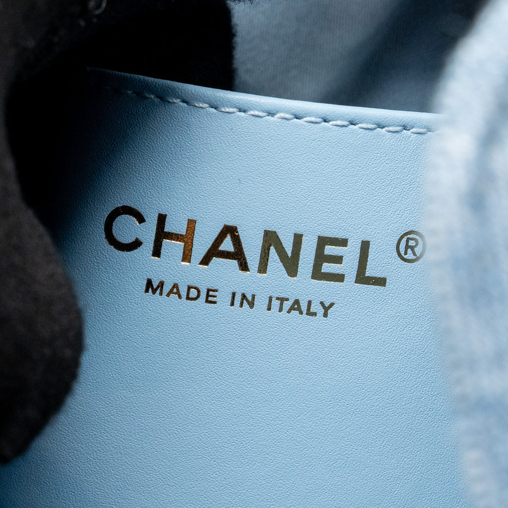 CHANEL 25 MEDIUM HANDBAG WASHED DENIM BLUE GHW (MICROCHIP)