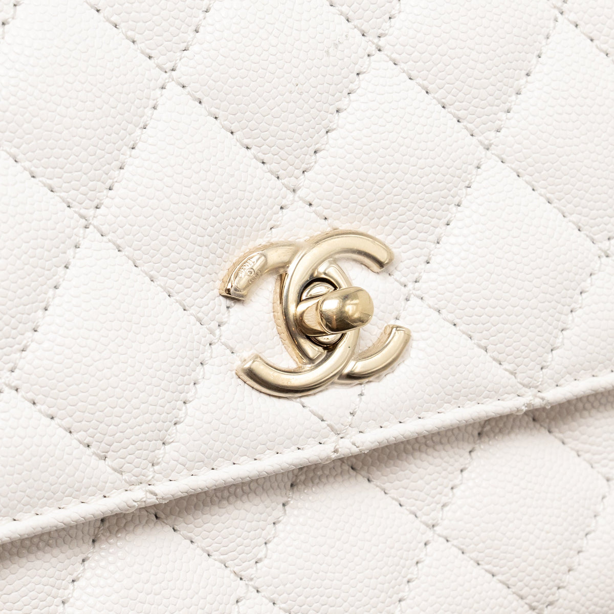 CHANEL SMALL COCO HANDLE CAVIAR WHITE LGHW (MICROCHIP)