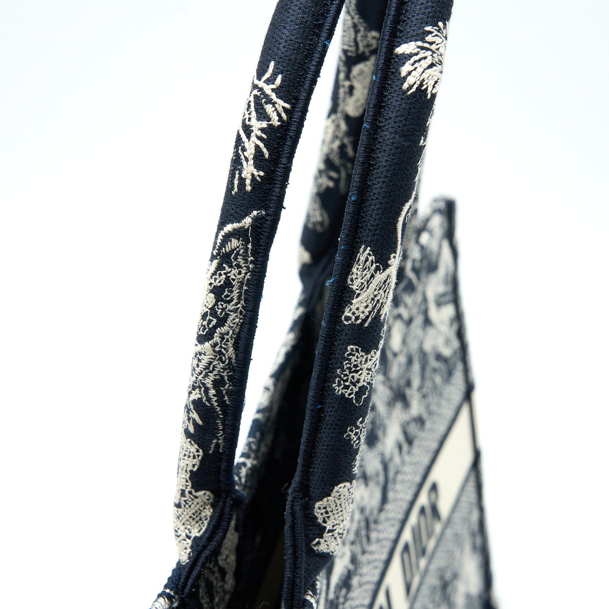 DIOR MEDIUM BOOK TOTE BLUE TOILE DE JOUY EMBROIDERY
