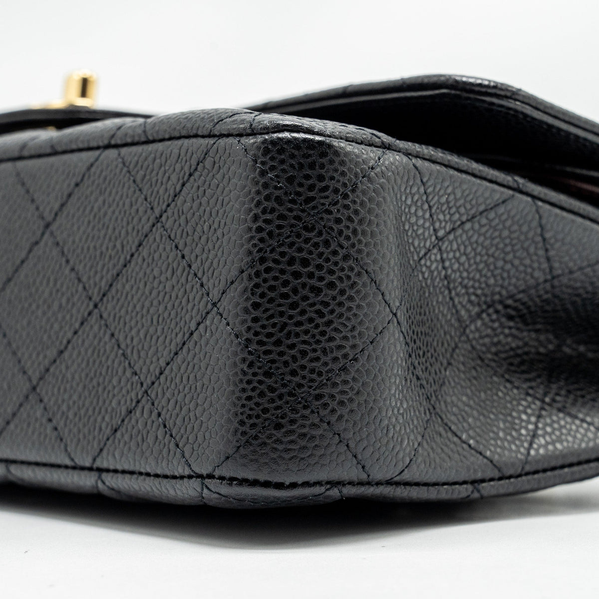 CHANEL MEDIUM CLASSIC DOUBLE FLAP BAG CAVIAR BLACK GHW